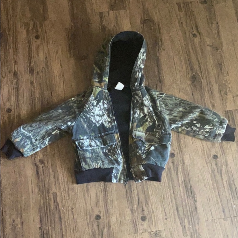 Super nice, warm 2t-3t camo jacket